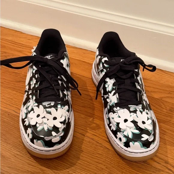 Nike Air Force 1 Floral Daisy Sneakers – Youth Size 7Y / Women’s 8.5 - Picture 3 of 16